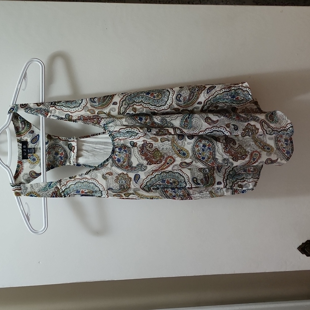 Sleeveless blouse